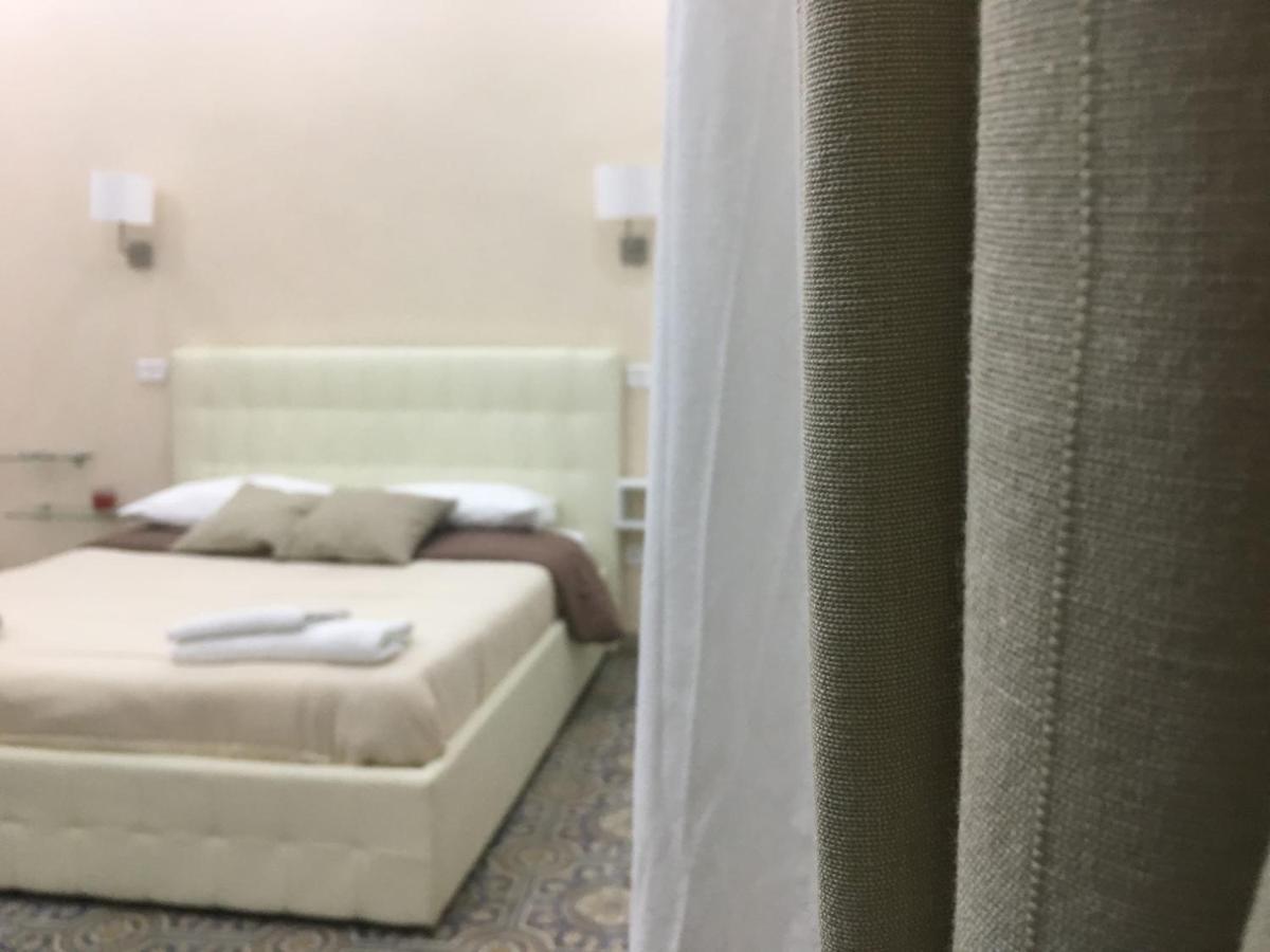 לינה וארוחת בוקר נאפולי Decumani Prestige מראה חיצוני תמונה